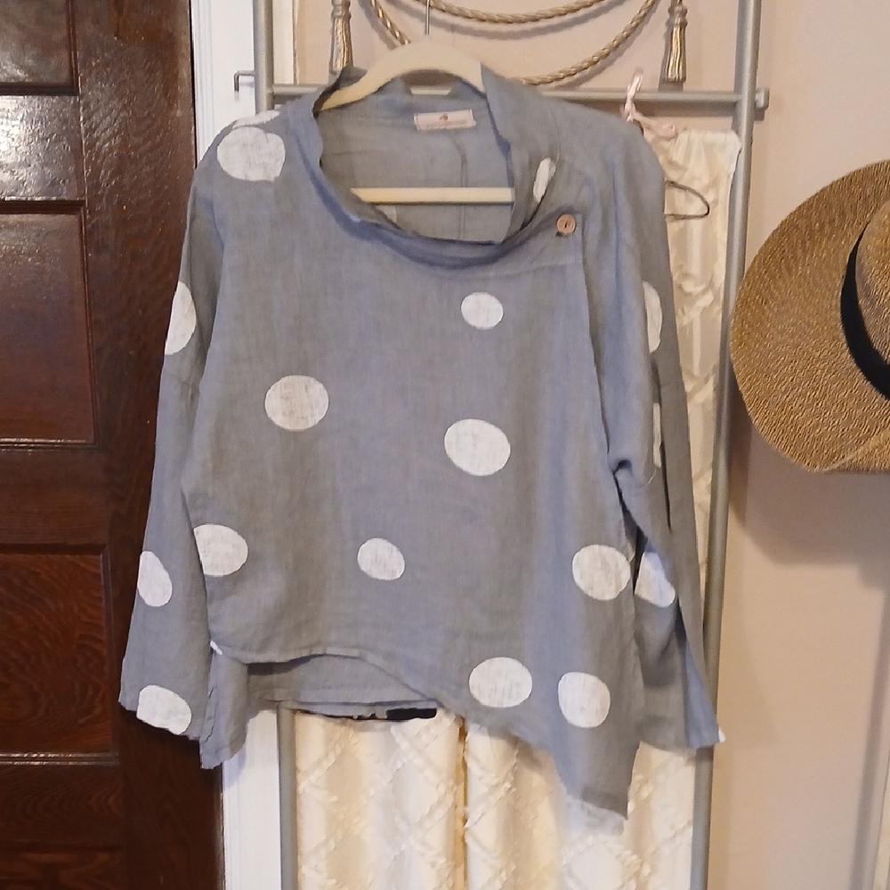 LANDS DOWUNDER Soft Gray With White Polka Dots 100% Linen Extra Large